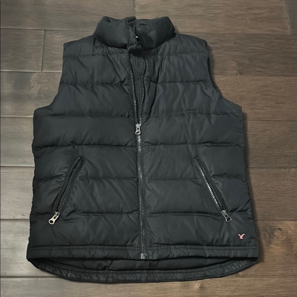 American Eagle Outfitters wonens Black Puffer Vest size medium